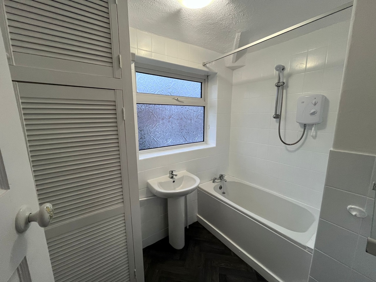 Prestwich, Manchester 3 Bed SemiDetached House, Edgeware Avenue, M25