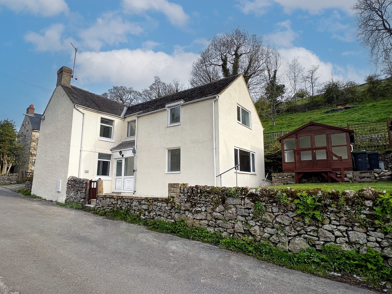 Bonsall, Matlock 3 Bed Detached House, The Dale, DE4 To Rent Now