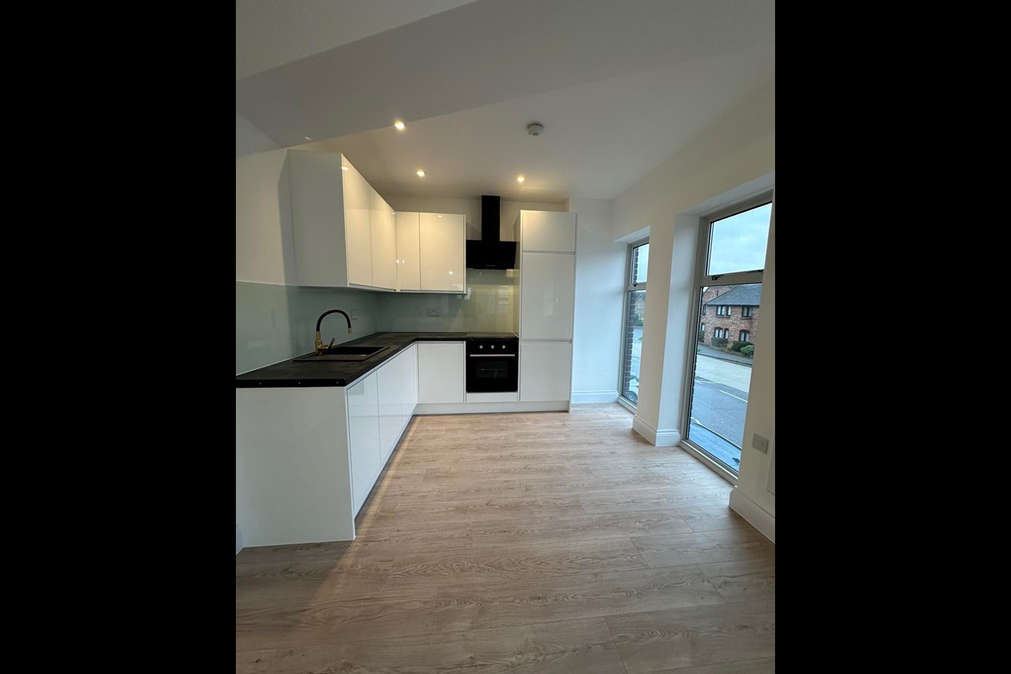 Waltham Abbey, London Studio Flat, Sewardstone Road, EN9 To Rent