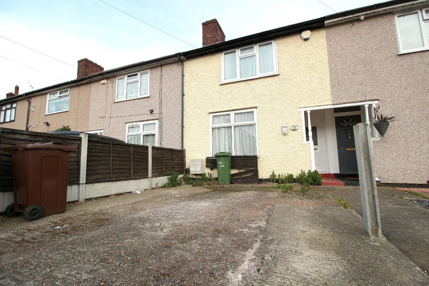 Dagenham 2 Bed Terraced House, David Road, RM8 To Rent Now for £