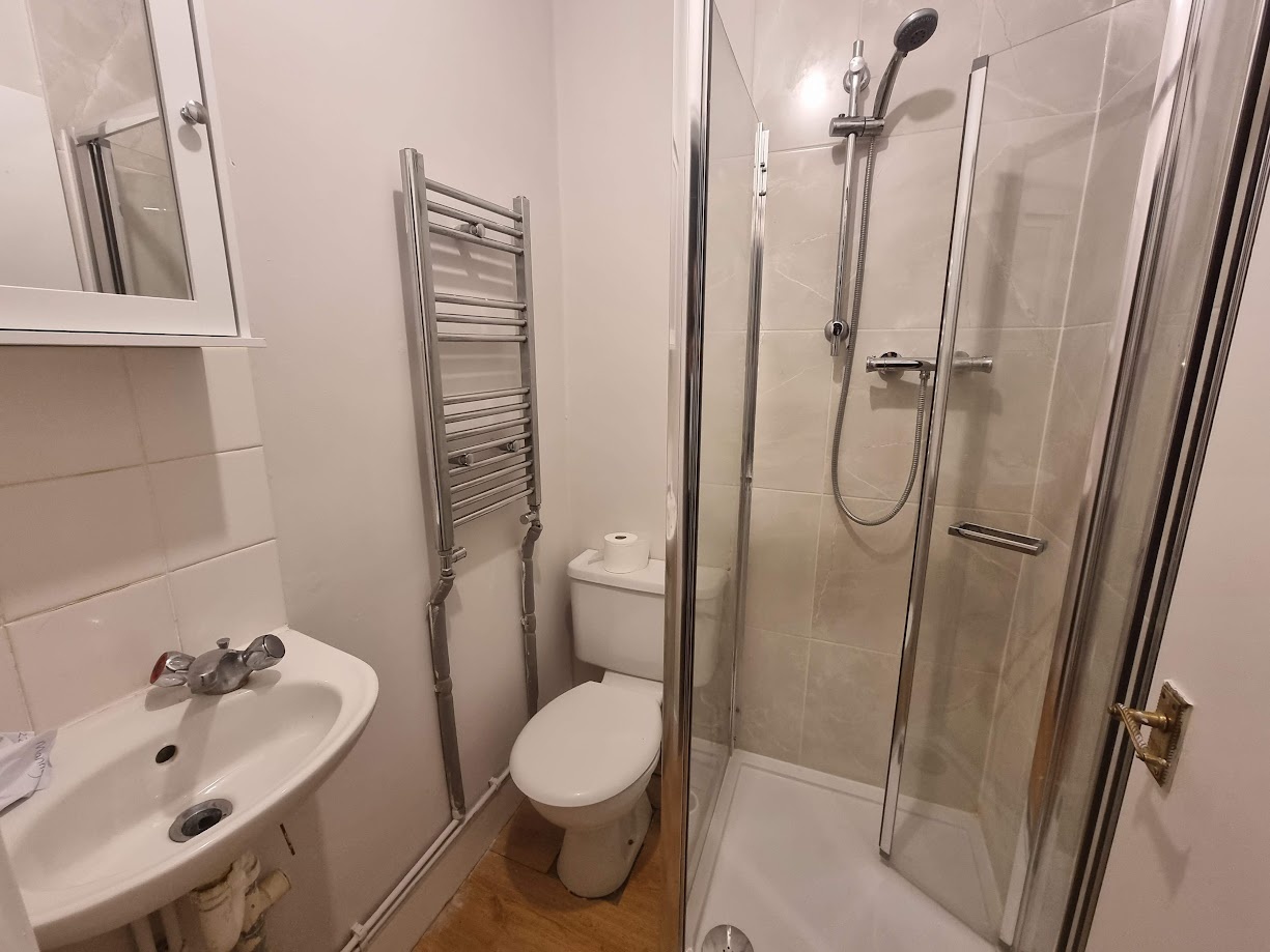 London Studio Flat, Hornsey Lane Gardens, N6 To Rent Now for £1,000