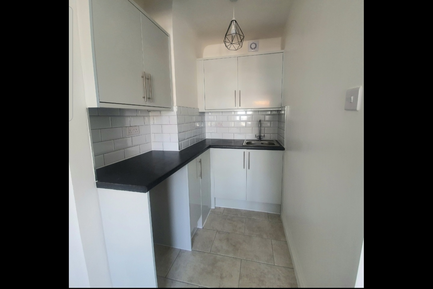 Northolt Studio Flat, The Fairway, UB5 To Rent Now for £1,050.00 p/m