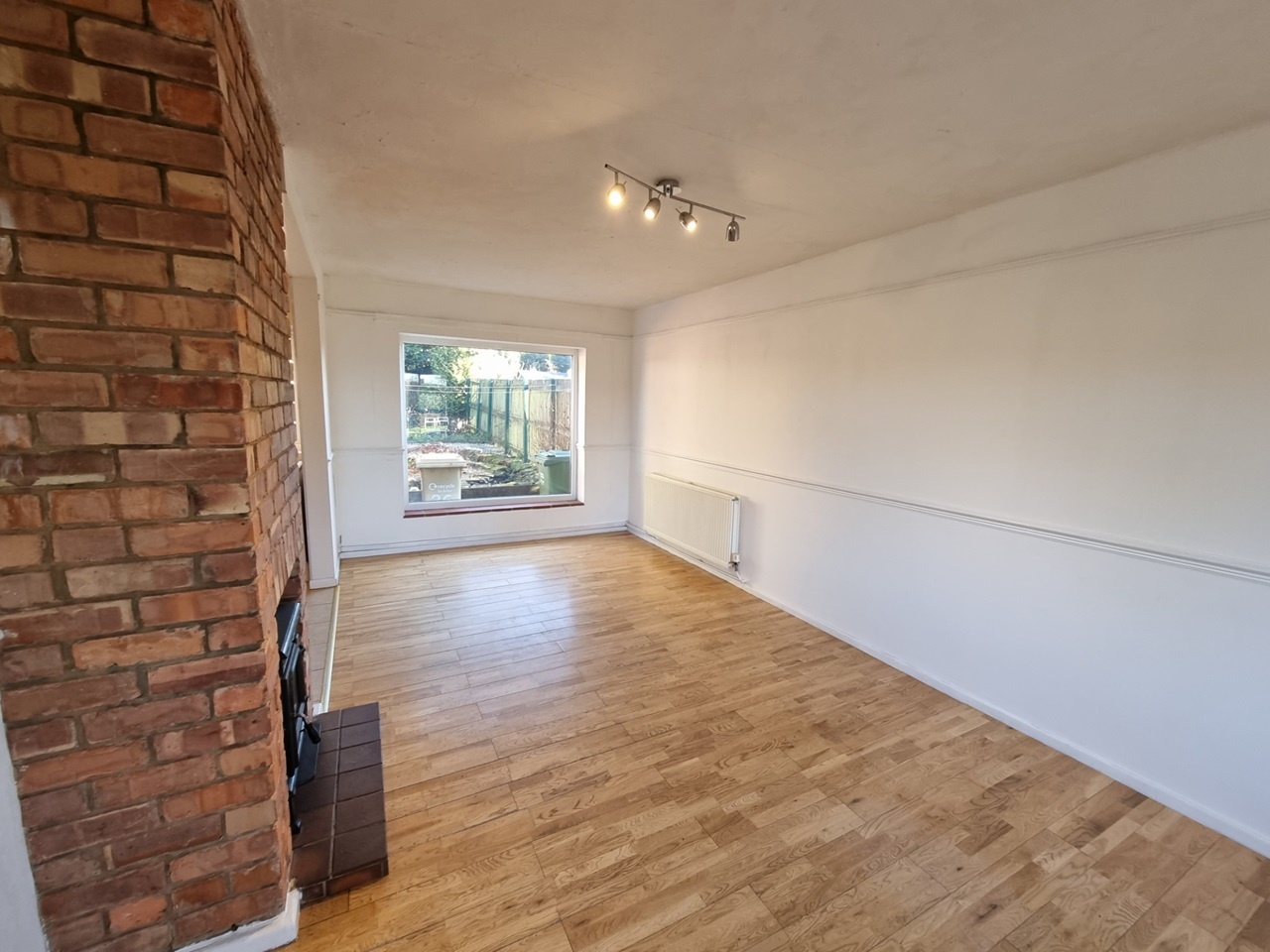 Westhoughton, Bolton 2 Bed Terraced House, Clough Avenue, BL5 To