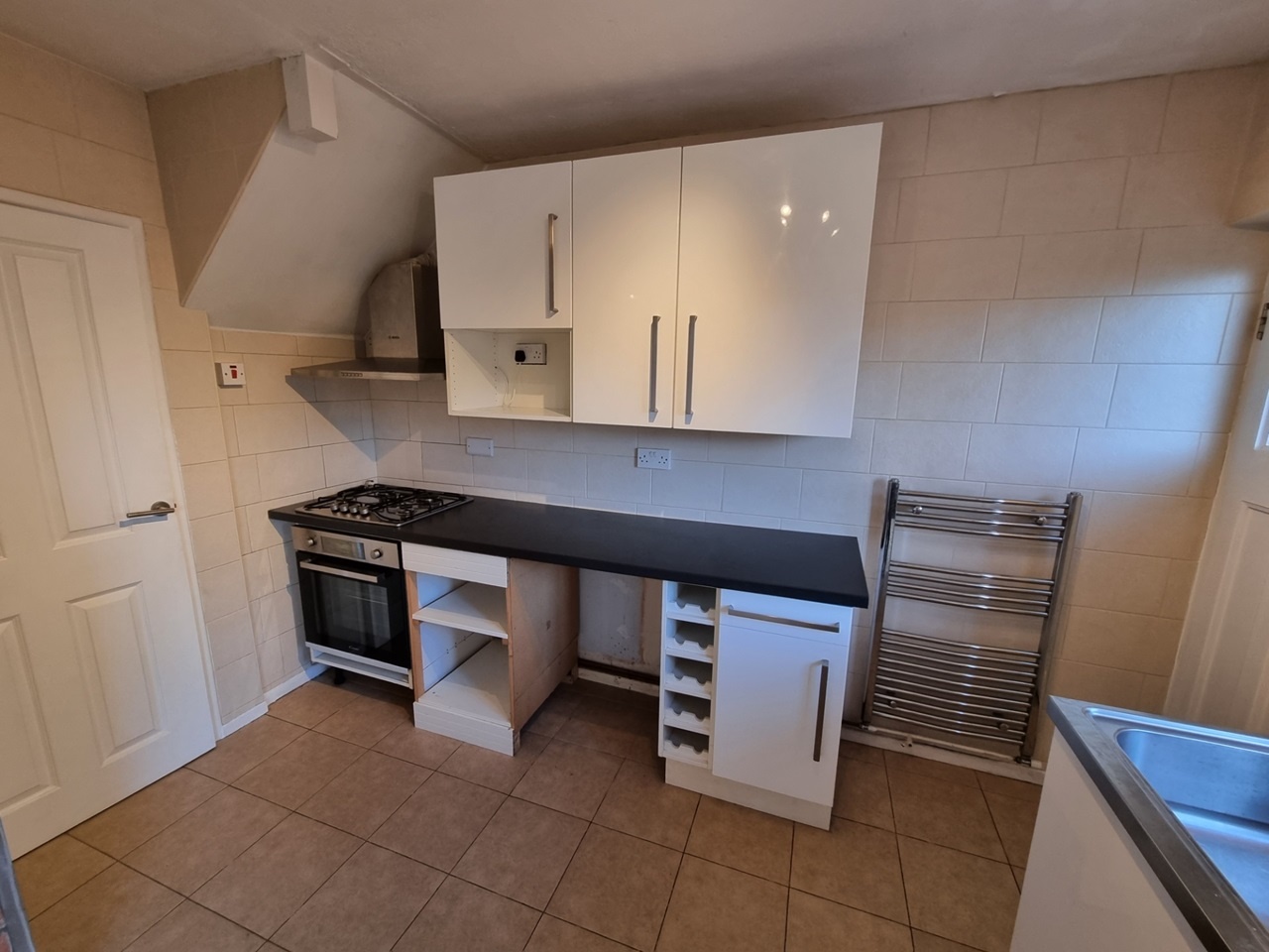 Westhoughton, Bolton 2 Bed Terraced House, Clough Avenue, BL5 To