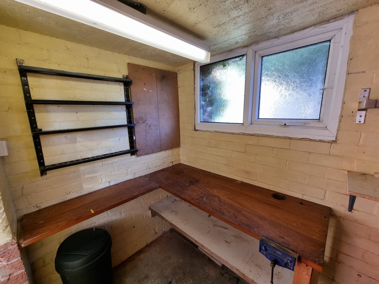 Westhoughton, Bolton 2 Bed Terraced House, Clough Avenue, BL5 To