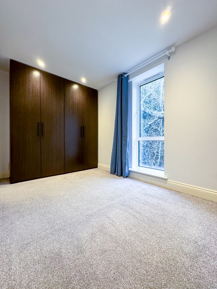 Chelmsford 2 Bed Terraced House, Hardy Close, CM1 To Rent Now for £