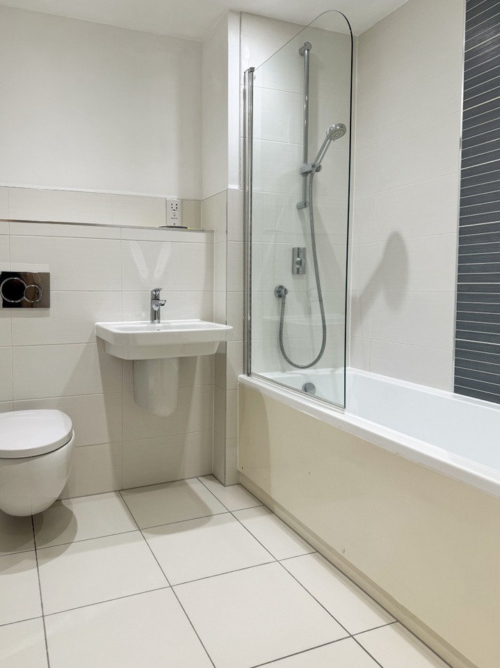 Chelmsford 2 Bed Terraced House, Hardy Close, CM1 To Rent Now for £