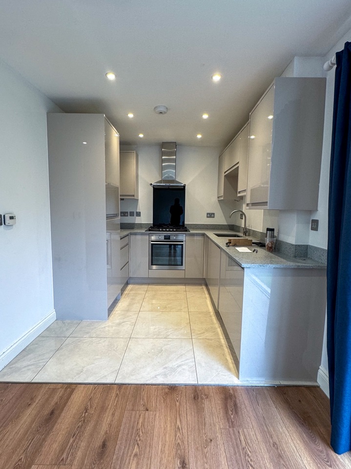 Chelmsford 2 Bed Terraced House, Hardy Close, CM1 To Rent Now for £