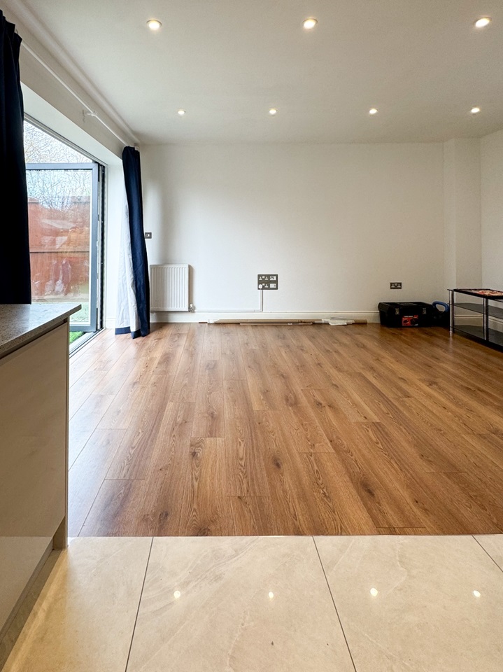 Chelmsford 2 Bed Terraced House, Hardy Close, CM1 To Rent Now for £