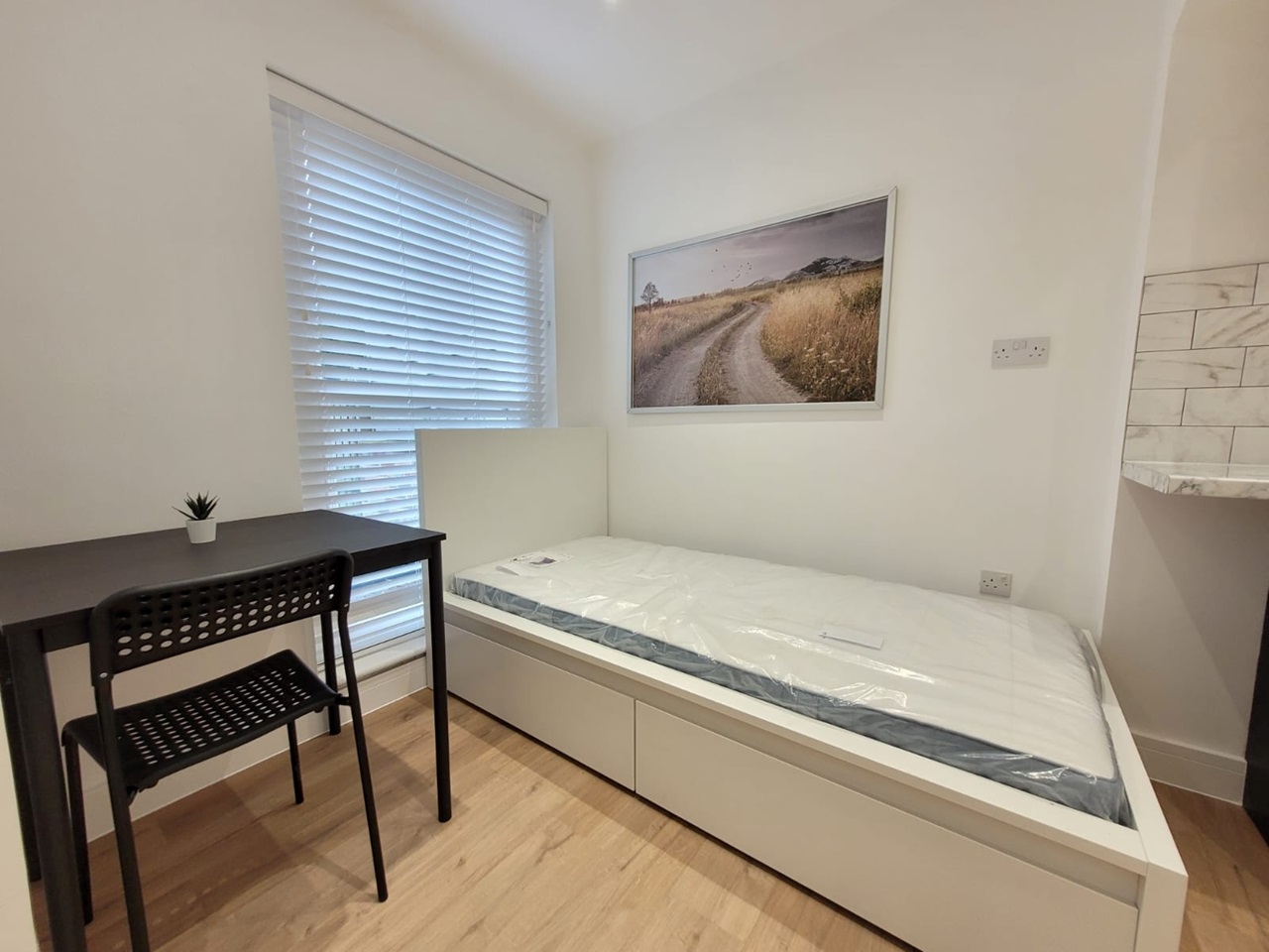 Waltham Abbey Studio Flat, Townmead Road, EN9 To Rent Now for £760.