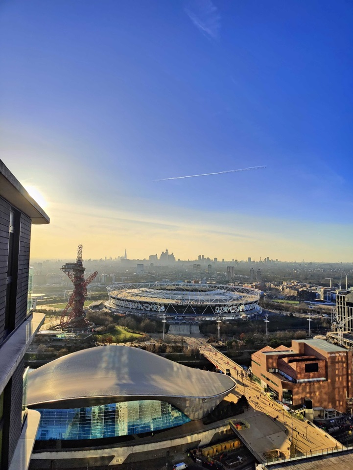 London 2 Bed Flat, Glasshouse Gardens, E20 To Rent Now for £2,500.