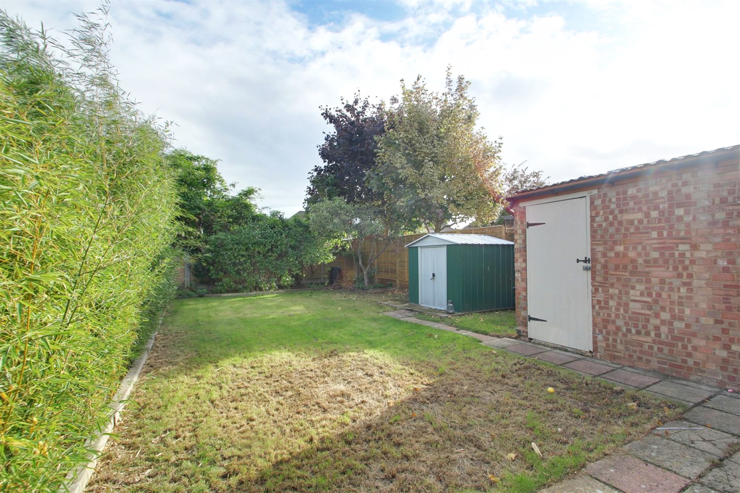 Bedford 3 Bed SemiDetached House, Goldington Road, MK41 To Rent Now for £2,000.00 p/m