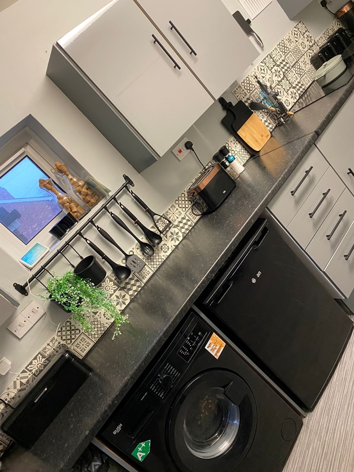 Chasetown, Burntwood 3 Bed SemiDetached House, New Street, WS7 To