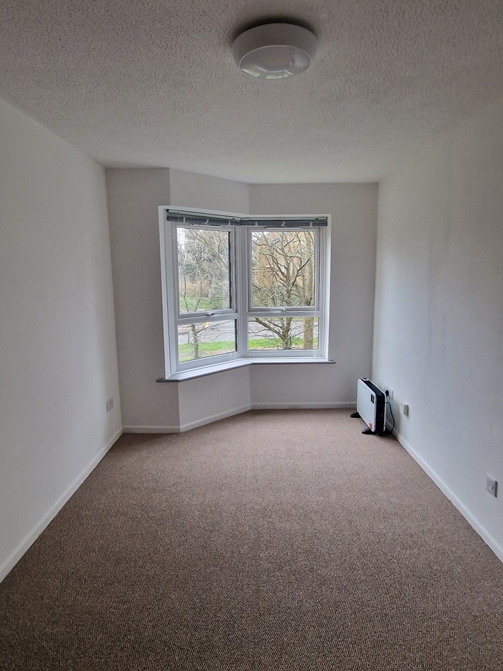 Welwyn Garden City Studio Flat, Panshanger, AL7 To Rent Now for £