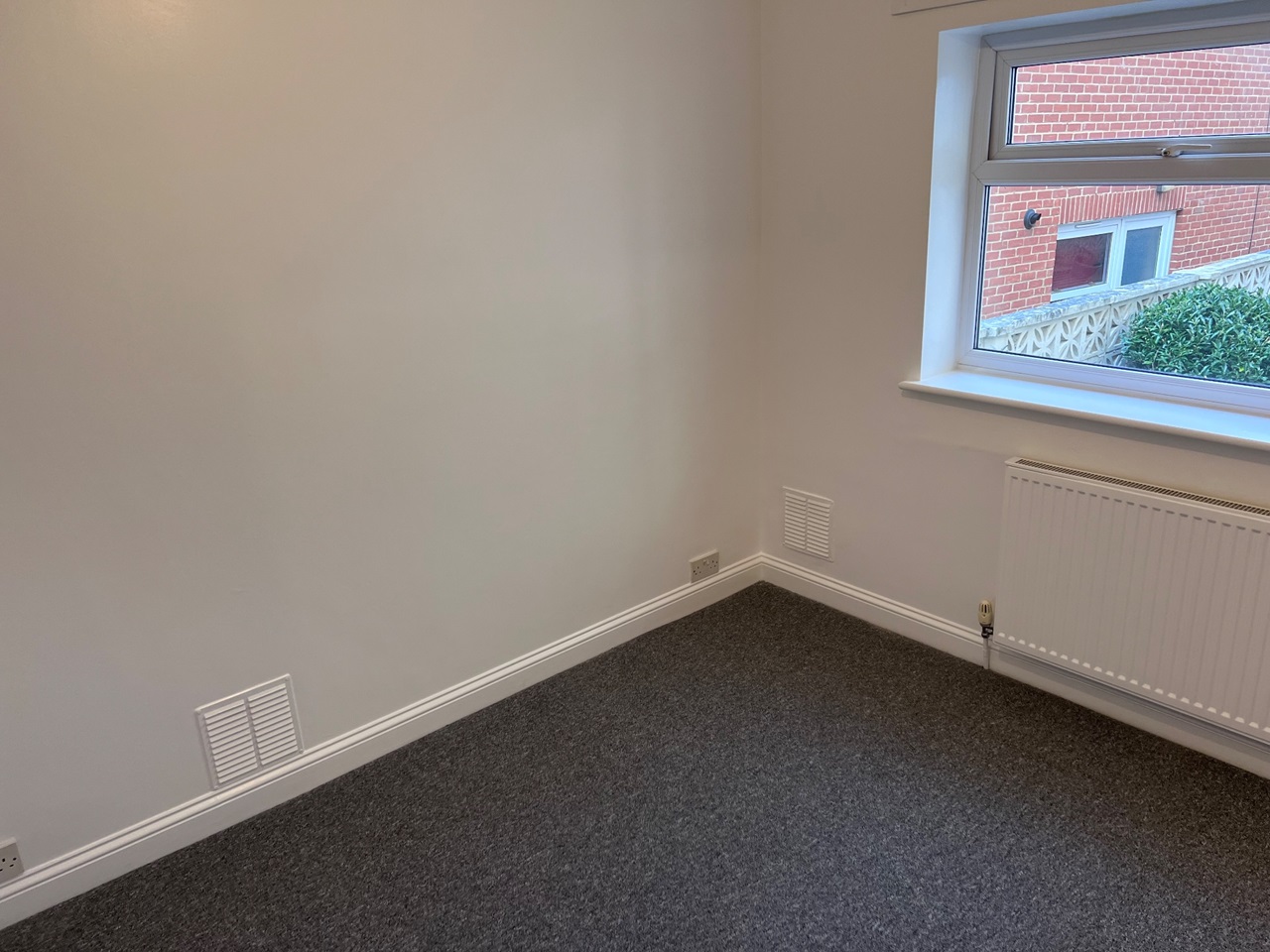 Hastings 2 Bed Flat, Hastings, TN35 To Rent Now for £1,100.00 p/m