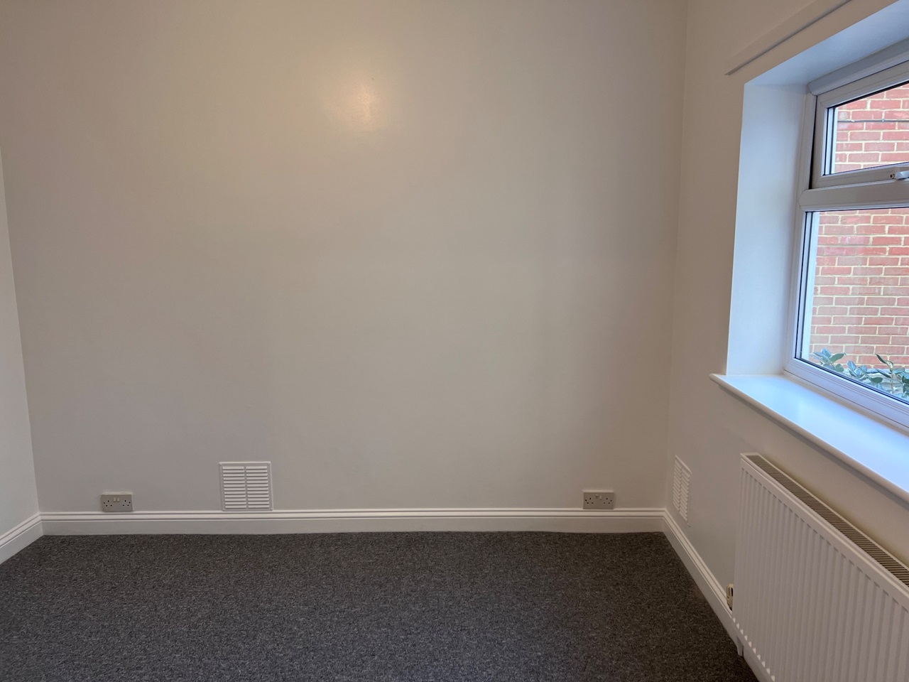 Hastings 2 Bed Flat, Hastings, TN35 To Rent Now for £1,100.00 p/m