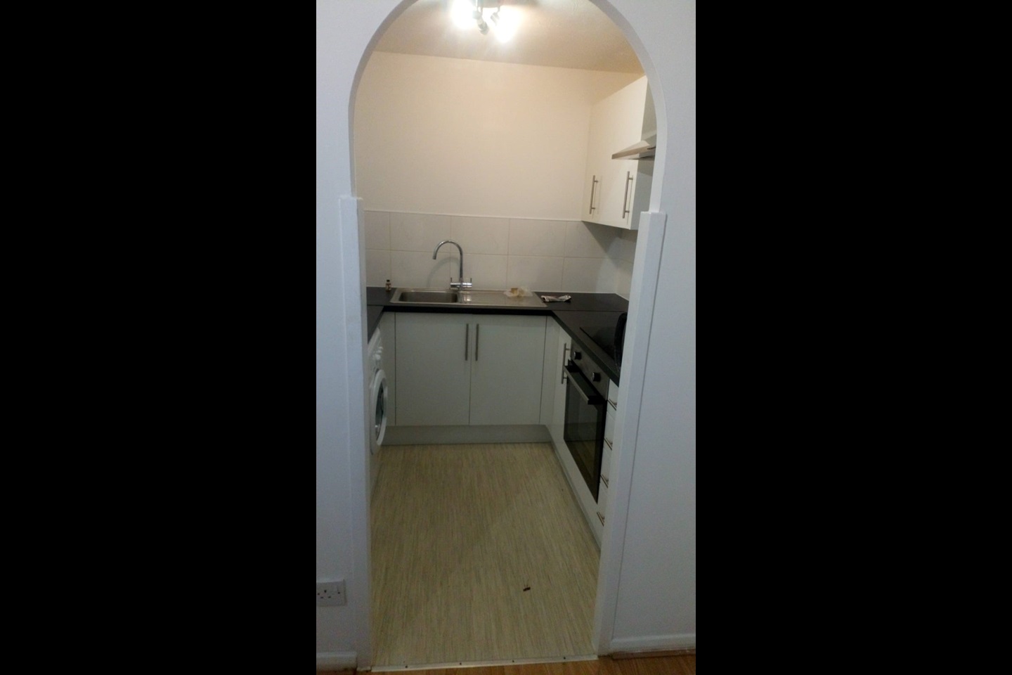 London Studio Flat, Snowdon Drive, NW9 To Rent Now for £1,100.00 p/m