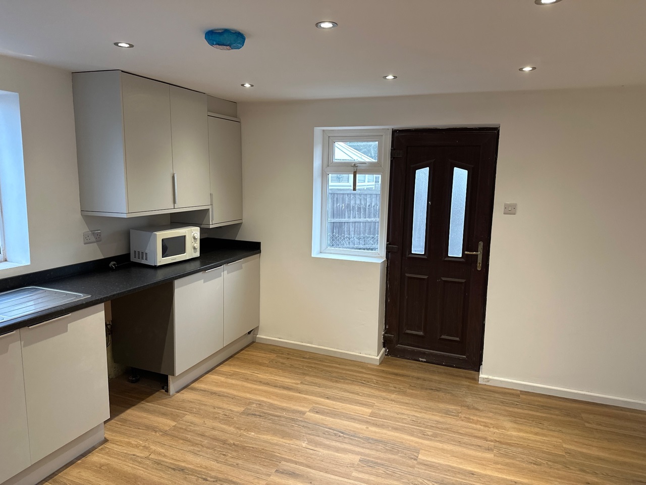 Worksop 3 Bed SemiDetached House, Dadley Road, S81 To Rent Now for