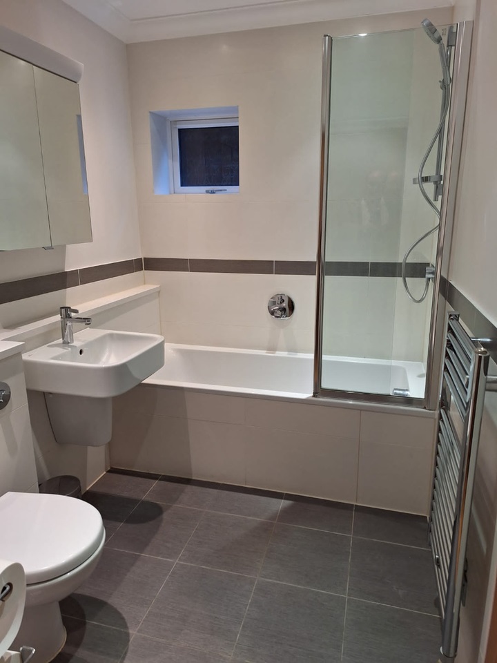 Egham 1 Bed Flat, Victoria Street, TW20 To Rent Now for £1,250.00 p/m