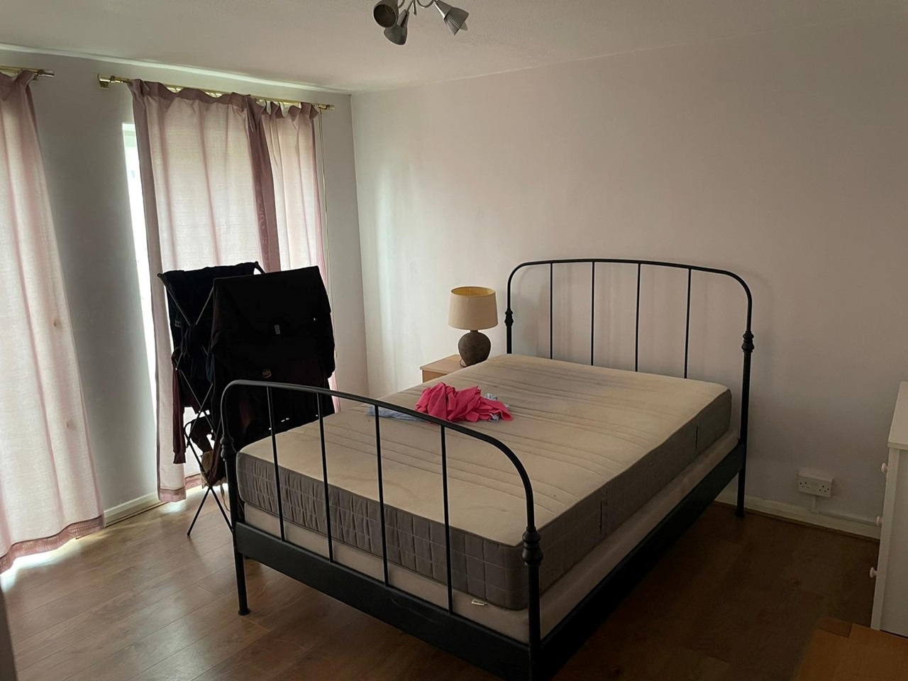 Wallington 2 Bed Flat, Freshwood Way, SM6 To Rent Now for £1,500.00 p/m