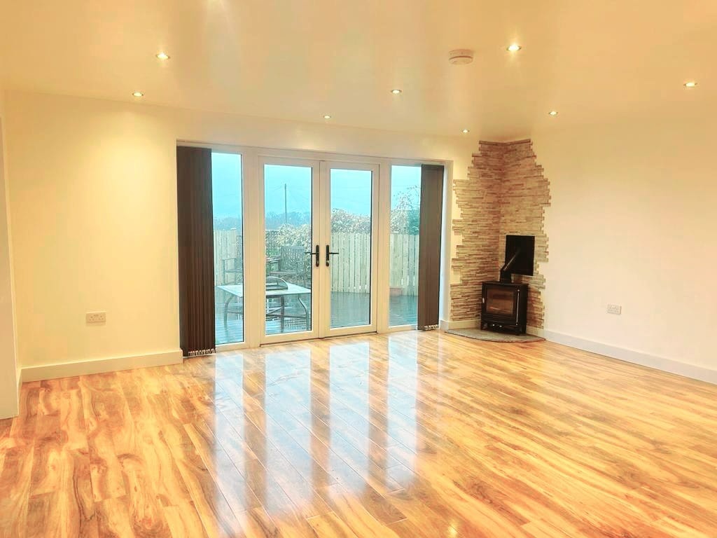 Netherton, Huddersfield 3 Bed Detached House, Chapel Street, HD4 To