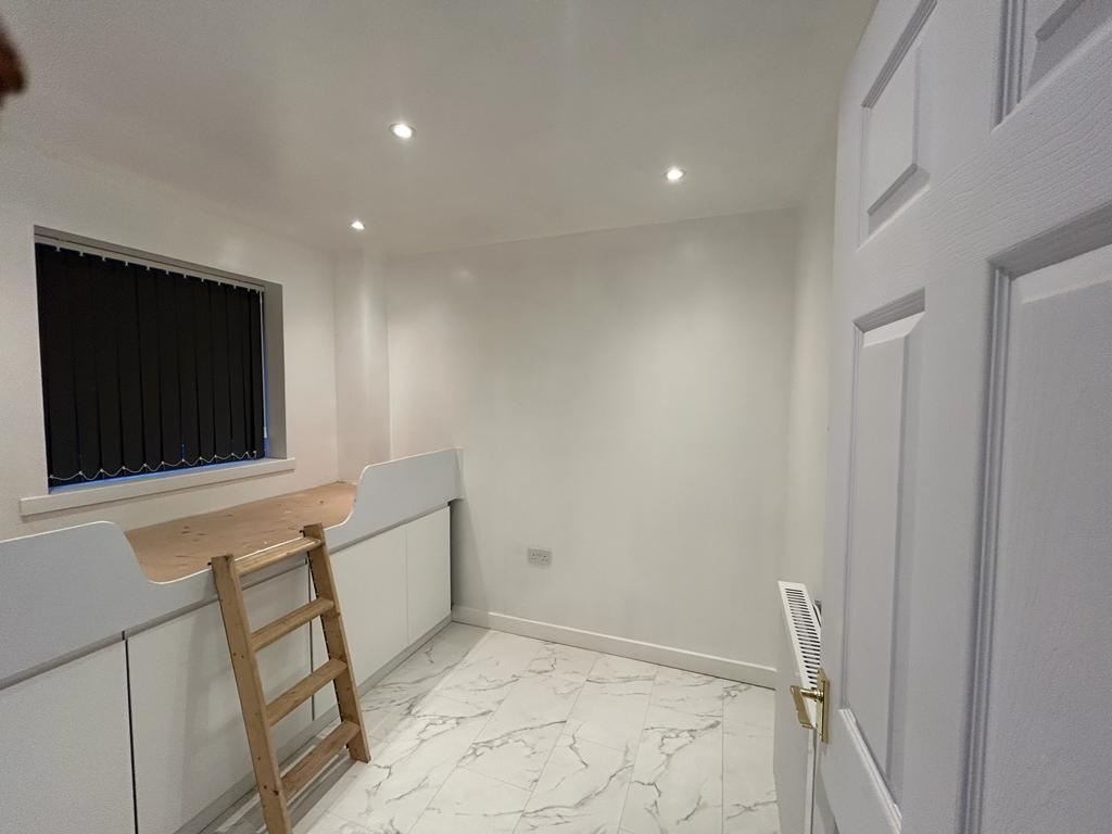 Netherton, Huddersfield 3 Bed Detached House, Chapel Street, HD4 To