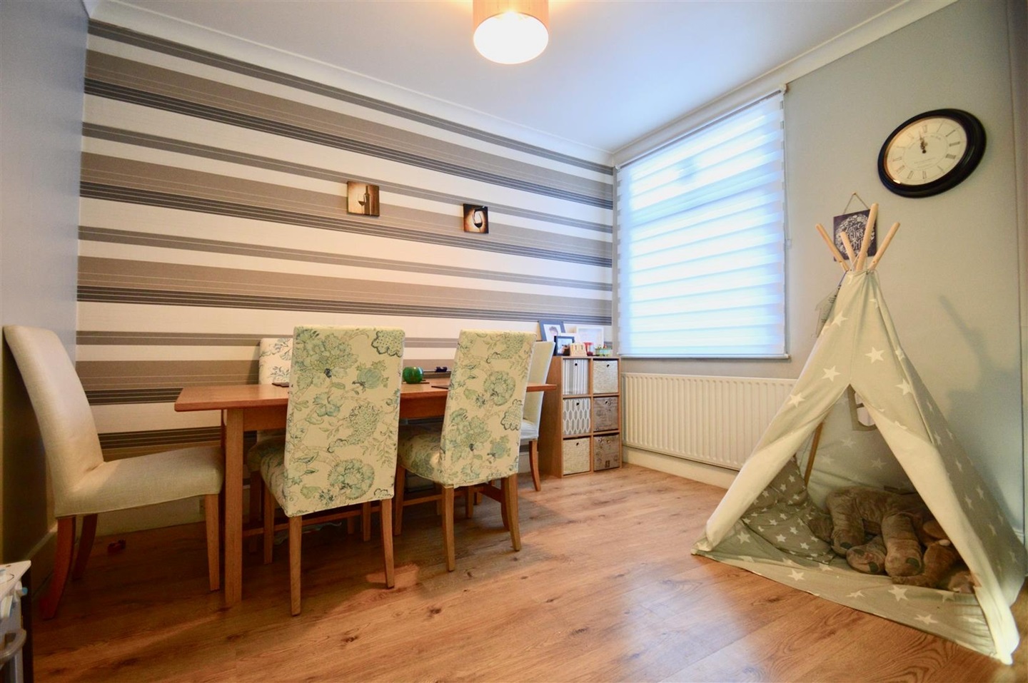 Gravesend 3 Bed Terraced House, Cross Lane East, DA12 To Rent Now