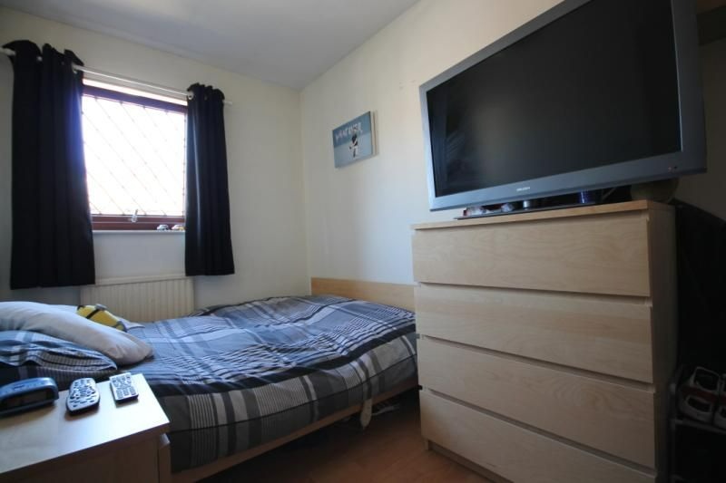 Brentford 3 Bed Terraced House, Layton Road, TW8 To Rent Now for £