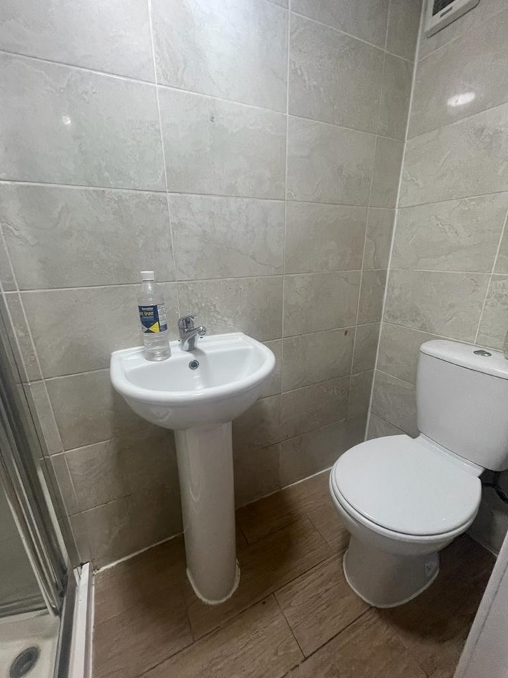 Barking Studio Flat, St. Erkenwald Road, IG11 To Rent Now for £