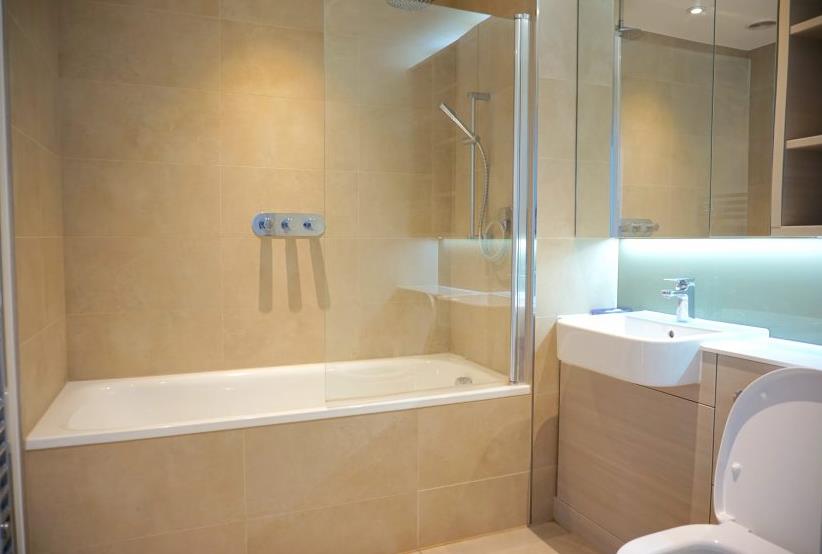 London 1 Bed Flat, Glasshouse Gardens, E20 To Rent Now for £2,200.