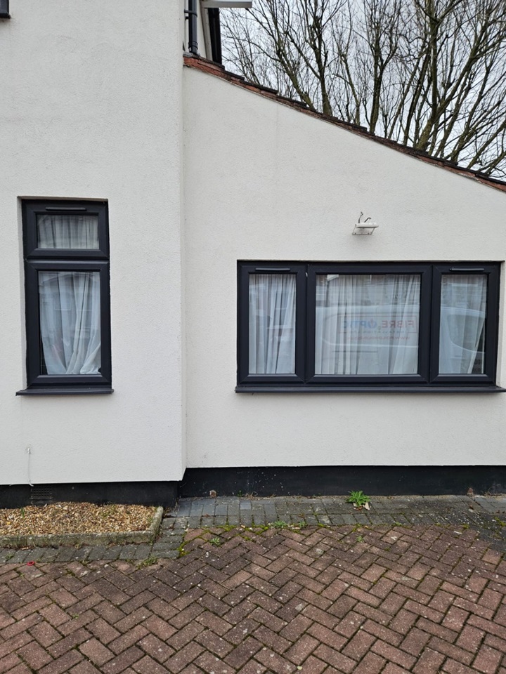 Hounslow 1 Bed Flat, Vicarage Farm Road, TW3 To Rent Now for £1,450