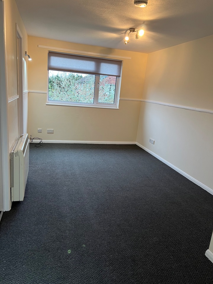 Chippenham 1 Bed Flat, Roman Way, SN15 To Rent Now for £750.00 p/m