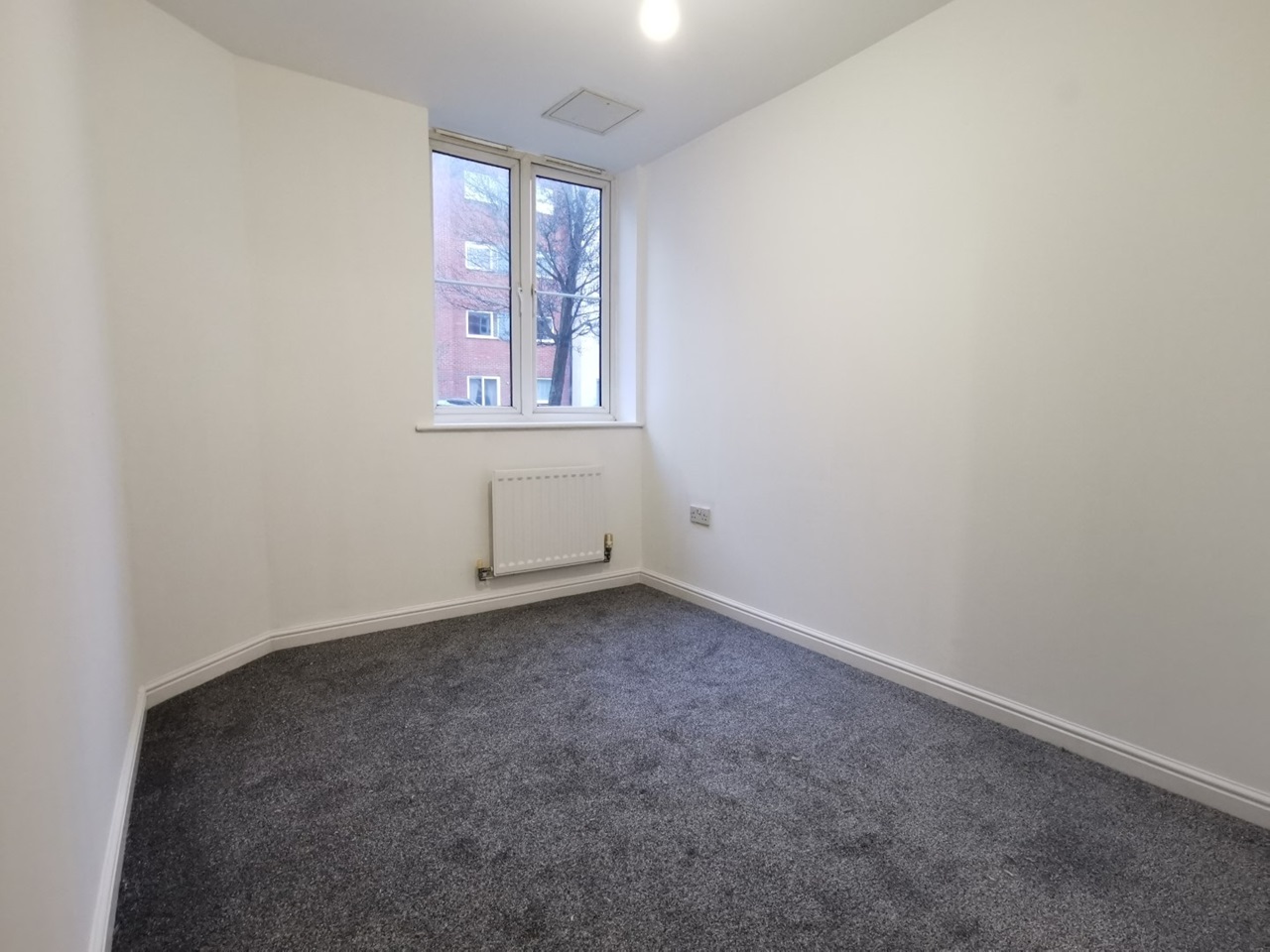 Aylesbury 2 Bed Flat, Barnshaw House, HP21 To Rent Now for £1,200.