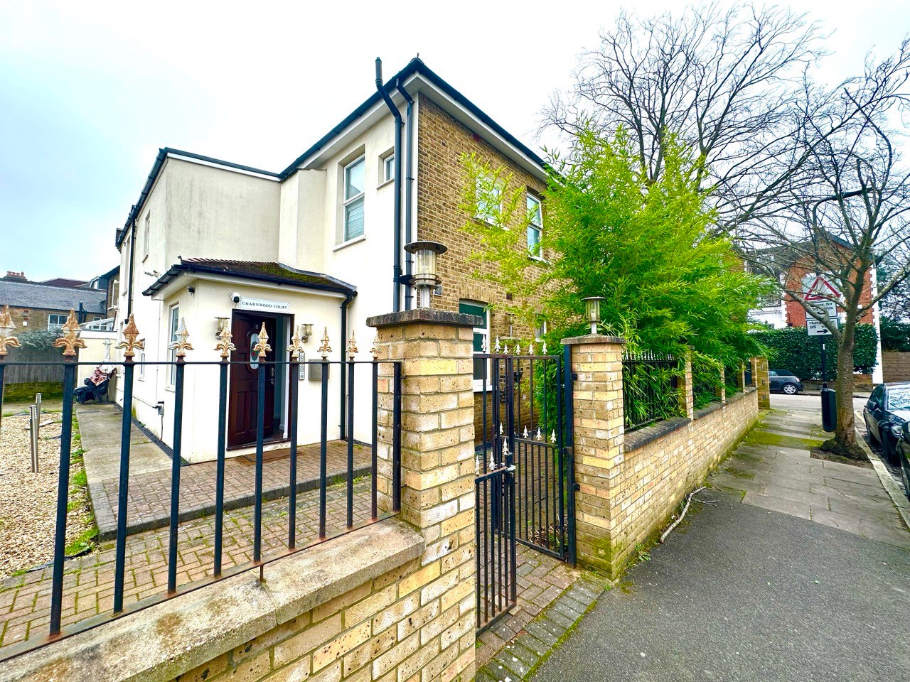 London Studio Flat, Ranelagh Road, W5 To Rent Now for £1,350.00 p/m