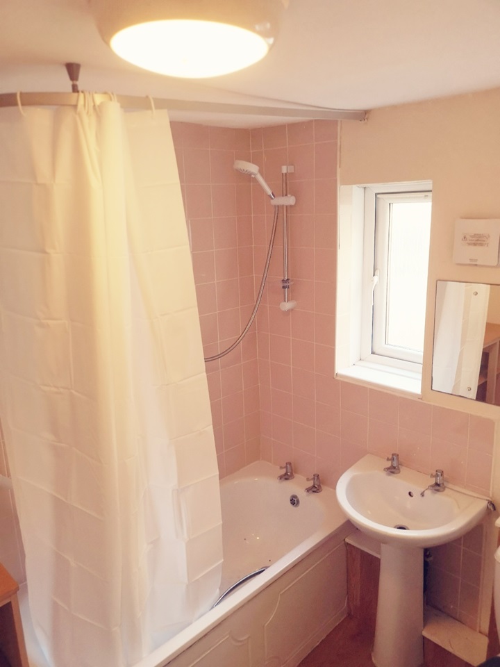 Wallsend 2 Bed Flat, East Howdon, NE28 To Rent Now for £450.00 p/m