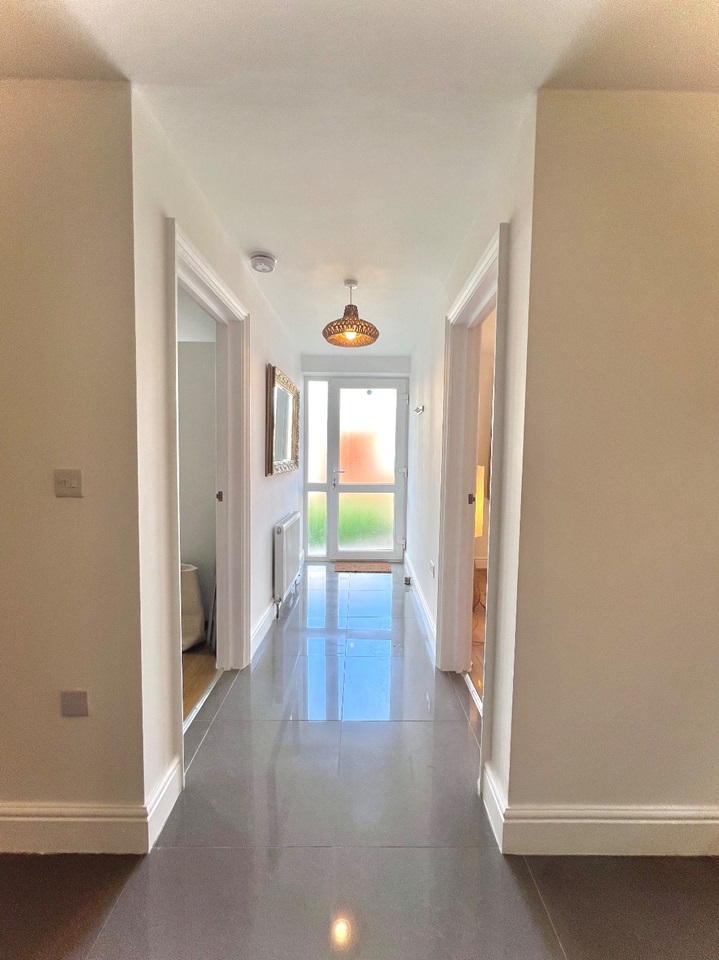 Hounslow 2 Bed Flat, Hounslow, TW4 To Rent Now for £2,000.00 p/m