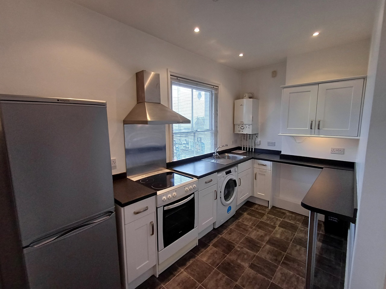 Tunbridge Wells Studio Flat, Mount Ephraim, TN4 To Rent Now for £
