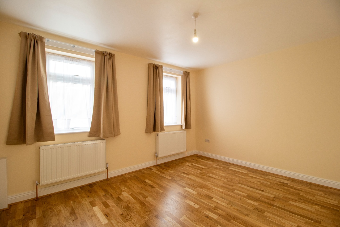 London 3 Bed Central Park Road, E6 To Rent Now for £