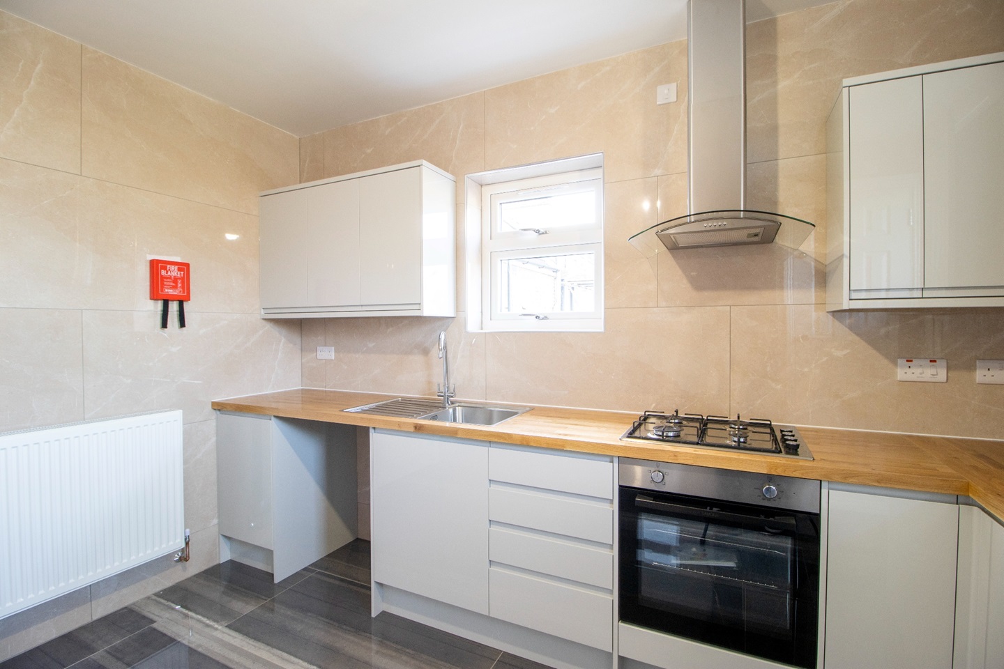 London 3 Bed Central Park Road, E6 To Rent Now for £