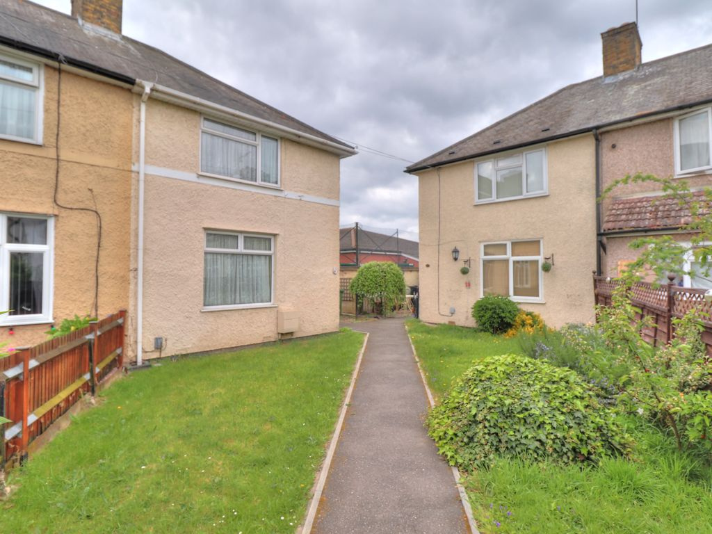 London 2 Bed End Terrace, Hewett Road, RM8 To Rent Now for £1,900.