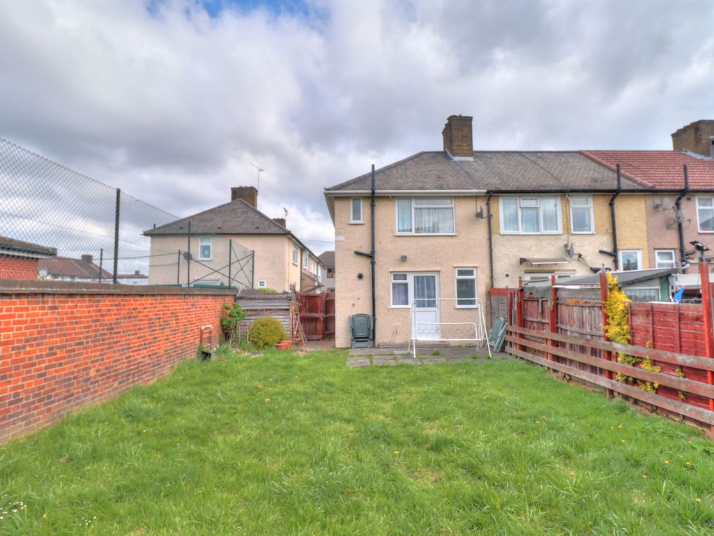 London 2 Bed End Terrace, Hewett Road, RM8 To Rent Now for £1,900.