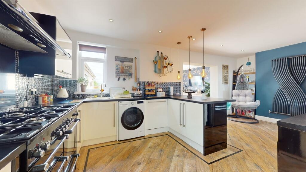 Bristol Room in a Shared House, Queenshill Road, BS4 To Rent Now