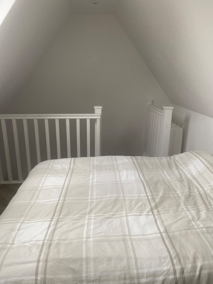 Burpham Guildford 2 Bed SemiDetached House, Suffolk Drive, GU4 To