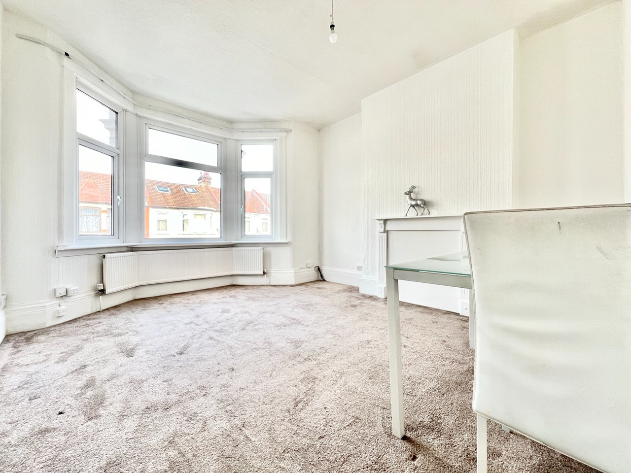 Ilford 2 Bed Flat, Mortlake Road, IG1 To Rent Now for £1,800.00 p/m