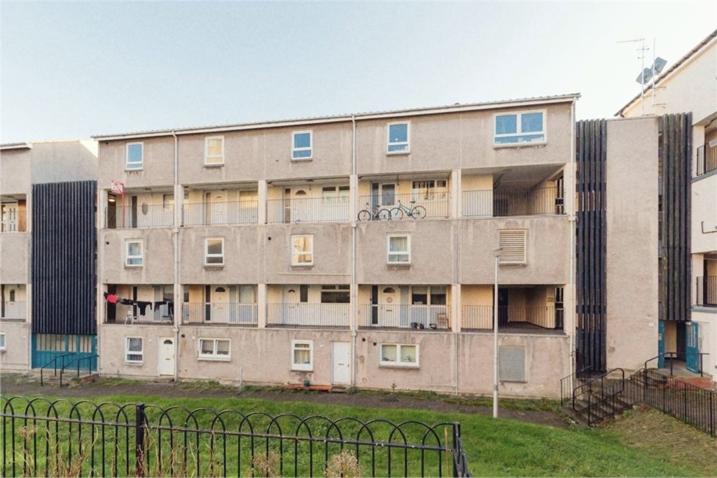 Edinburgh 2 Bed Flat, Dumbiedykes Road, EH8 To Rent Now for £1,230.