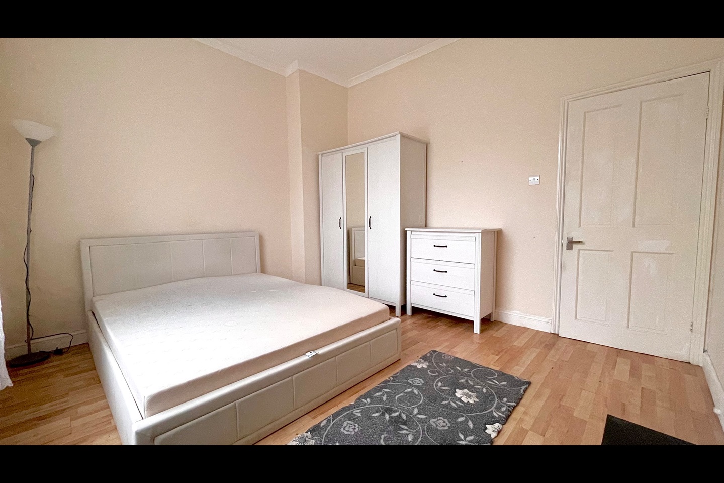 London 1 Bed Flat, Claremont Road, E7 To Rent Now for £1,500.00 p/m