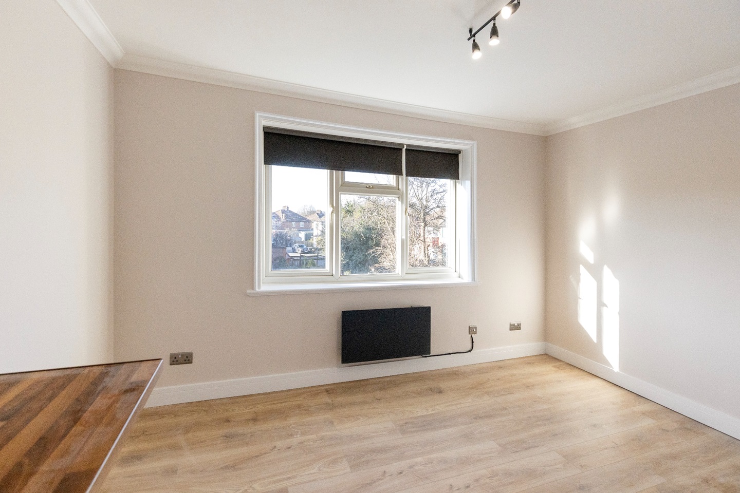London Studio Flat, Hendon Way, NW2 To Rent Now for £1,095.00 p/m