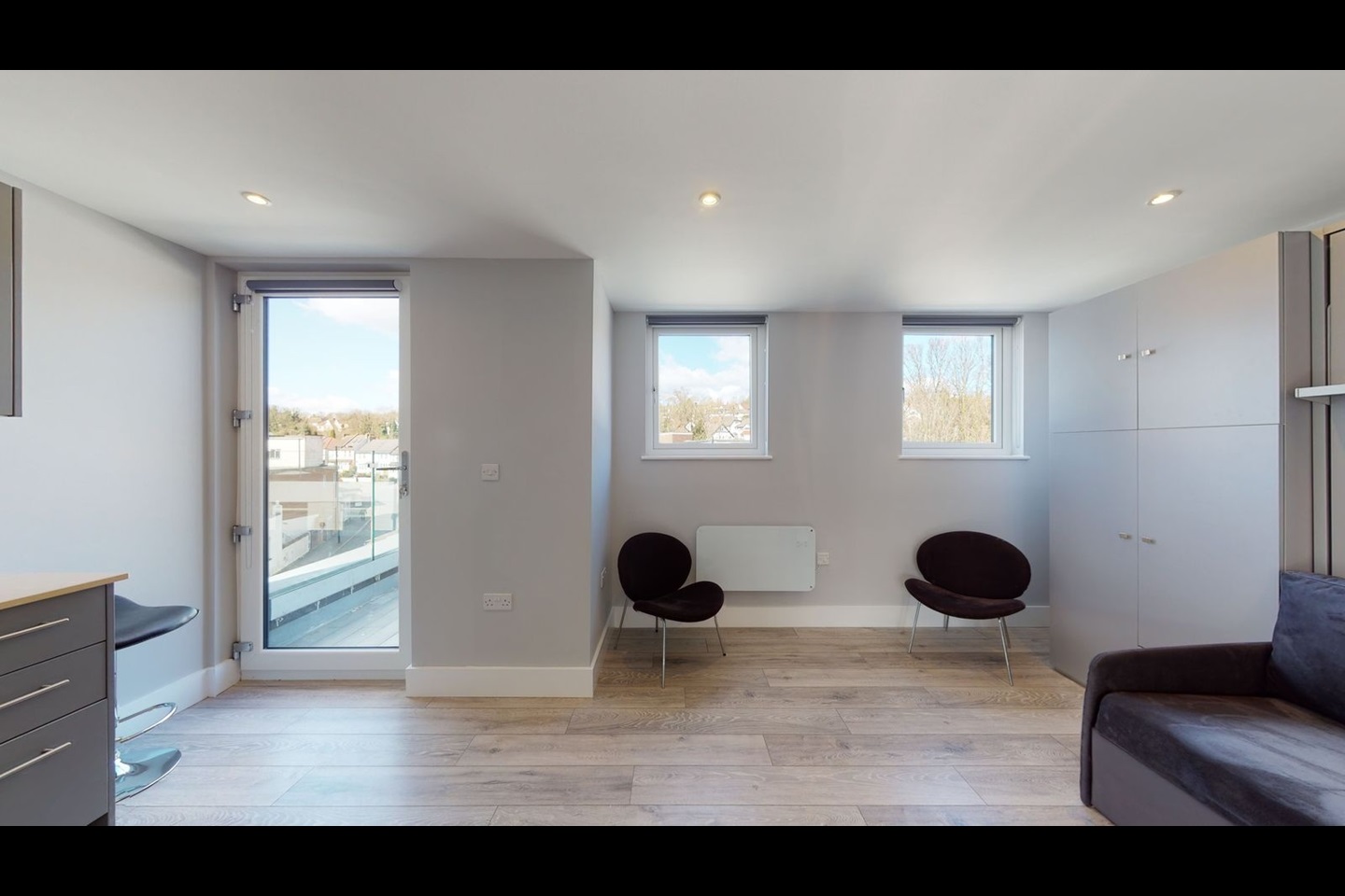 Coulsdon Studio Flat, Avenir Heights, CR5 To Rent Now for £1,250.00 p/m