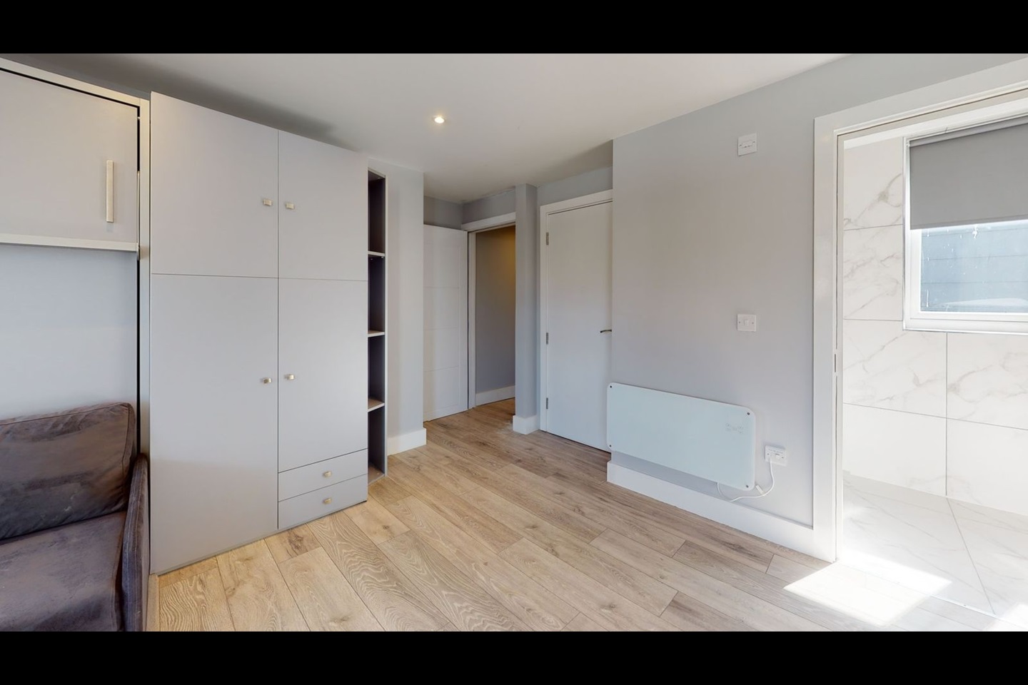 Coulsdon Studio Flat, Avenir Heights, CR5 To Rent Now for £1,250.00 p/m