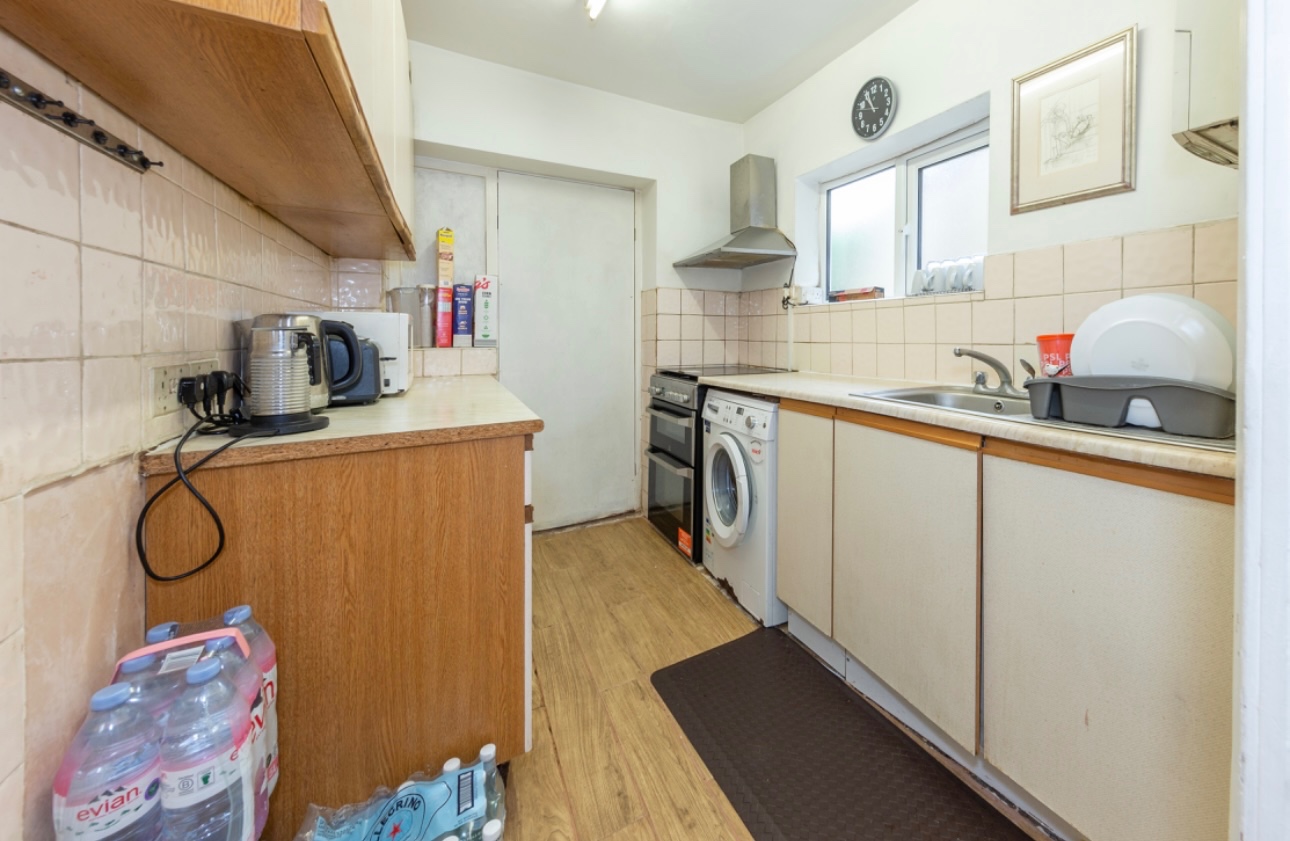 Edgware 1 Bed Flat, Orchard Crescent, HA8 To Rent Now for £1,090.00 p/m